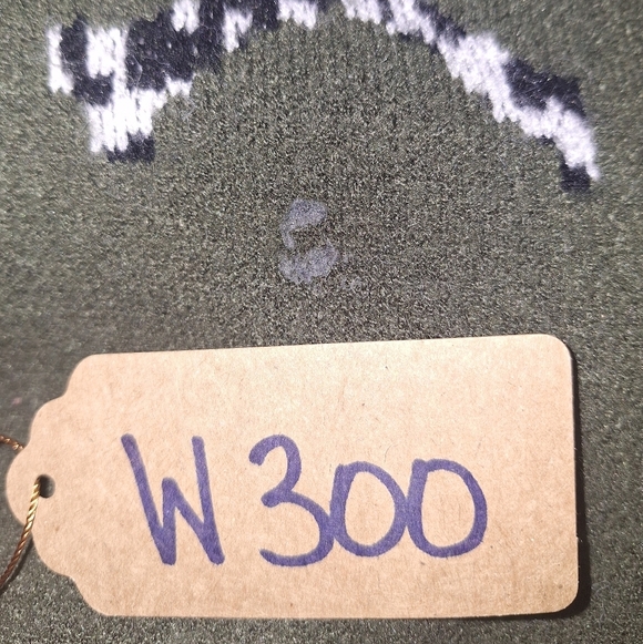 Torrid Olive Green Skull (Hearts) and Crossbones Sweater In A 2X With A Hood. - Picture 11 of 12